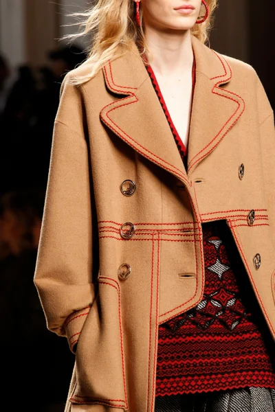 Look 29